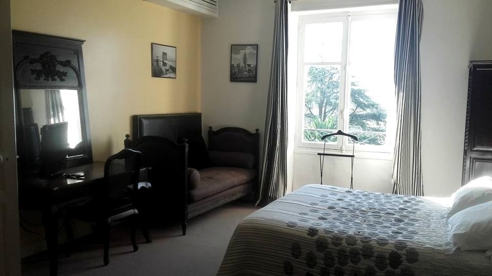 Hotel La Villa Saint-Pierre-d'Irube Ngoại thất bức ảnh