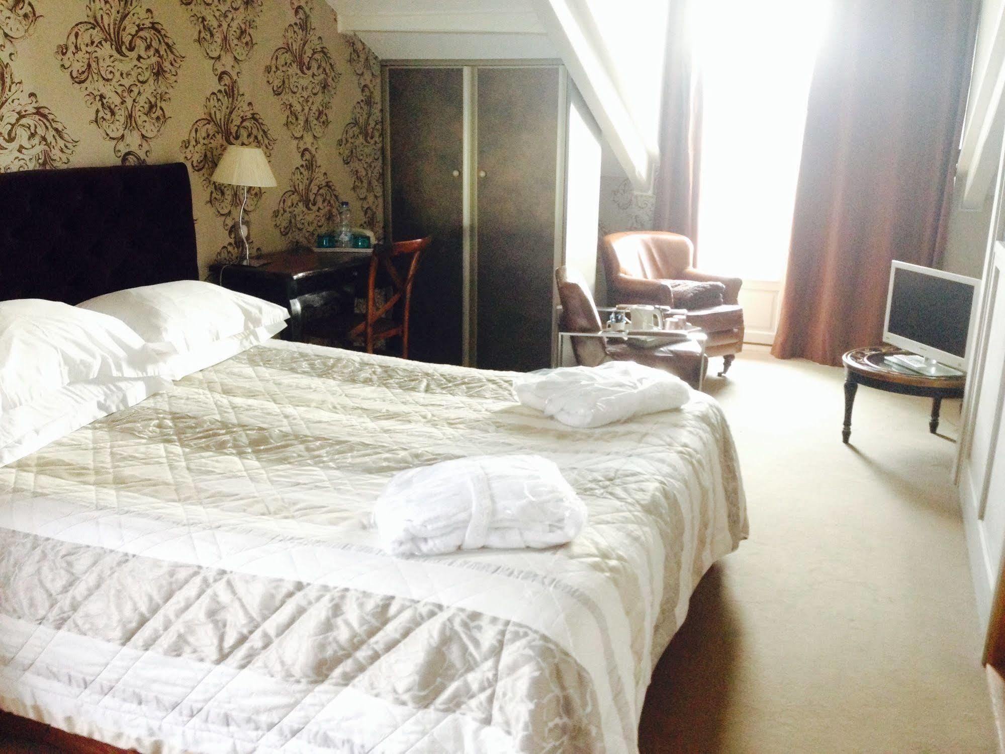 Hotel La Villa Saint-Pierre-d'Irube Ngoại thất bức ảnh